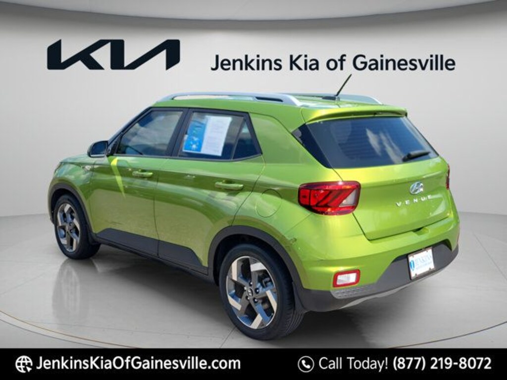 Used 2024 Hyundai Venue SEL SUV