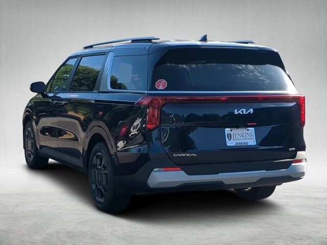 2026 Kia Carnival EX photo 4