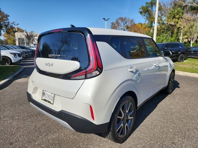 2024 Kia Soul EX photo 2