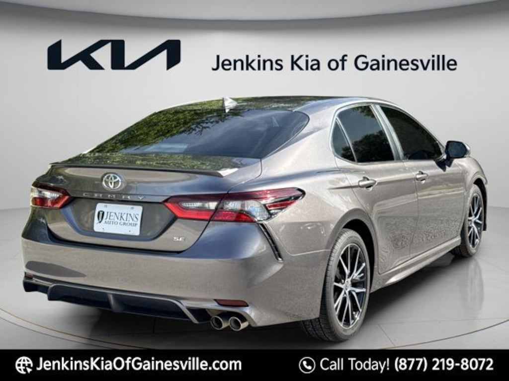 Used 2021 Toyota Camry SE Sedan