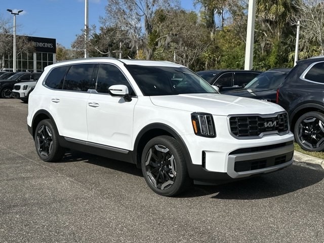 2025 Kia Telluride S's photo