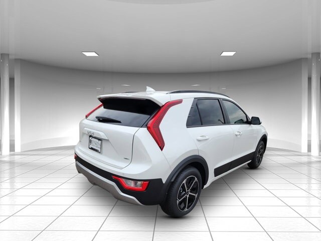 2026 Kia Niro EX photo 2