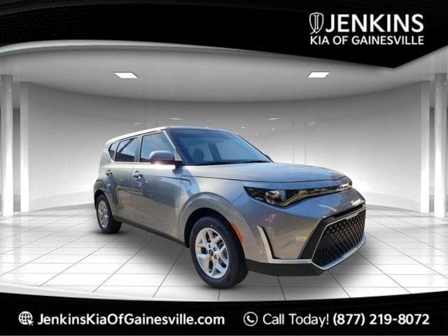 2025 Kia Soul LX's photo