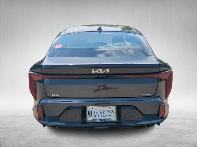 2025 Kia K4 GT-Line photo 3