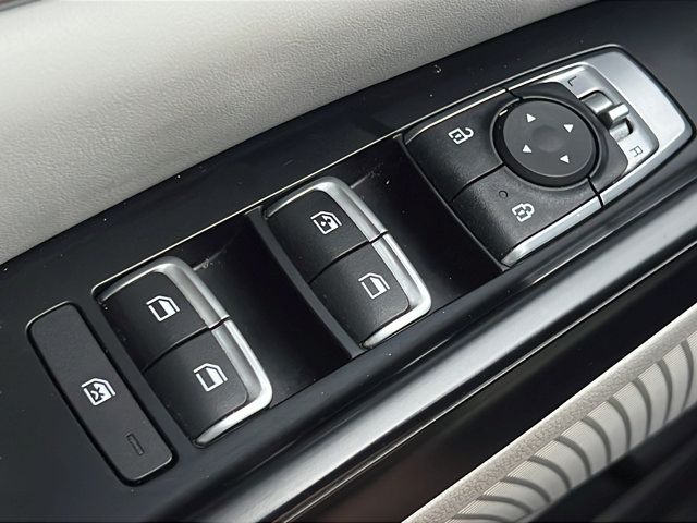 2023 Kia Carnival LX Seat Pkg - Photo 16