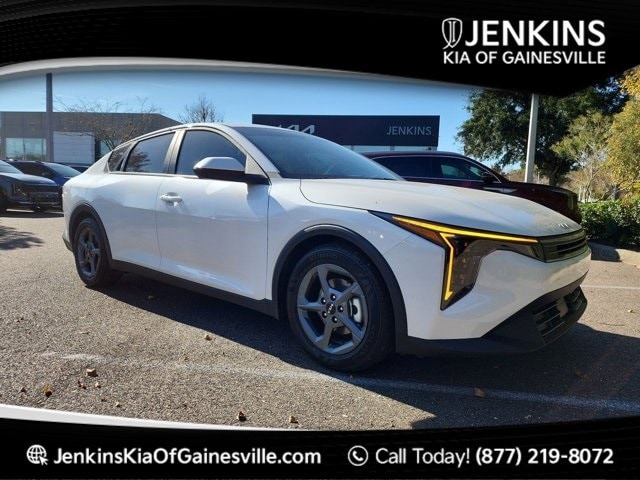 2025 Kia K4 LXS's photo