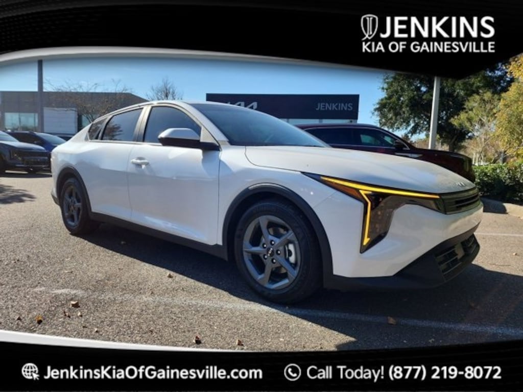 New 2025 Kia K4 LXS Sedan