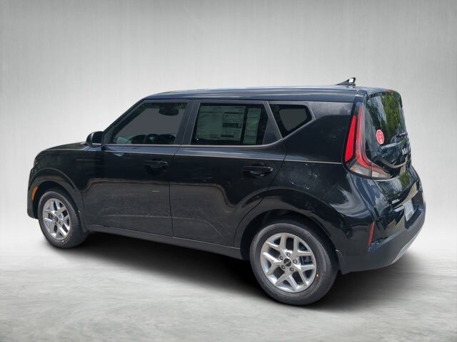 2025 Kia Soul LX photo 3