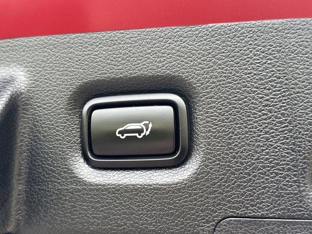 2020 Hyundai Santa Fe Limited - Photo 10