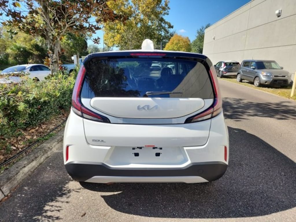 New 2025 Kia Soul LX Hatchback