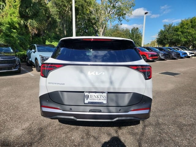 2026 Kia Sportage LX photo 3