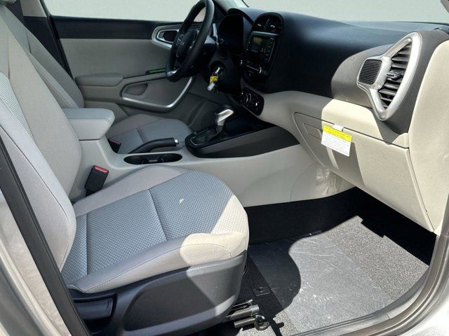 2023 Kia Soul LX - Photo 8