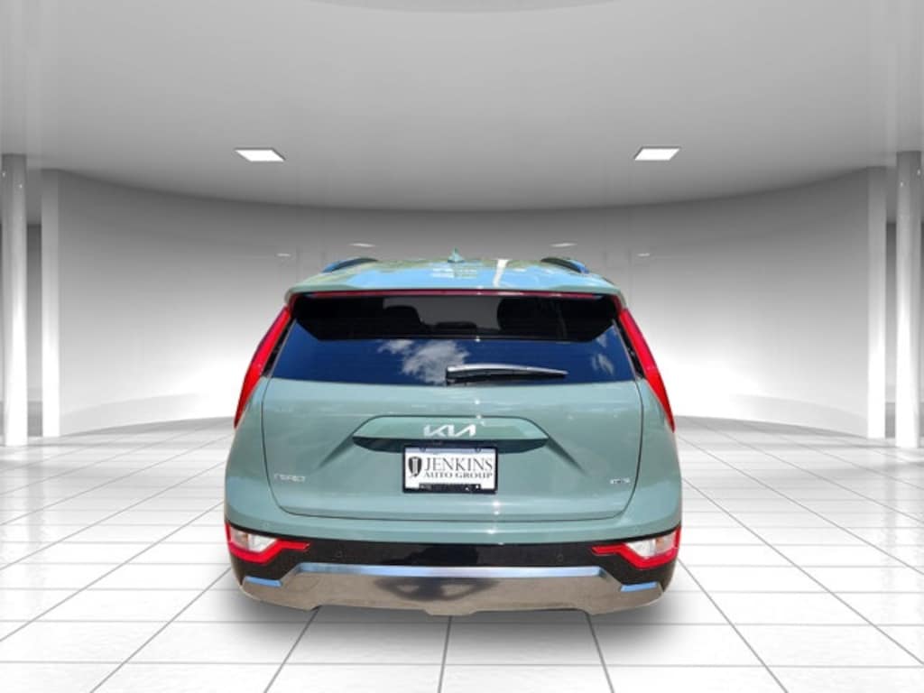 New 2025 Kia Niro SX SUV