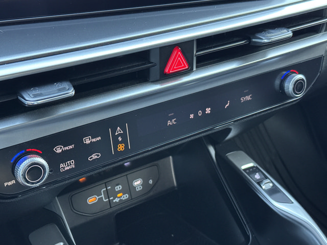 2025 Kia Sorento EX - Photo 25