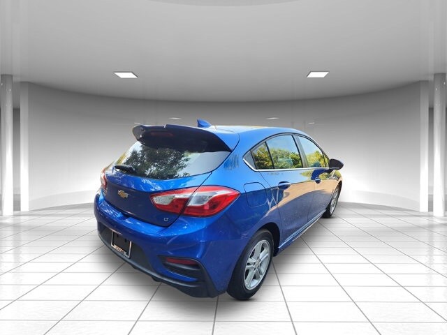 2017 Chevrolet Cruze LT photo 3
