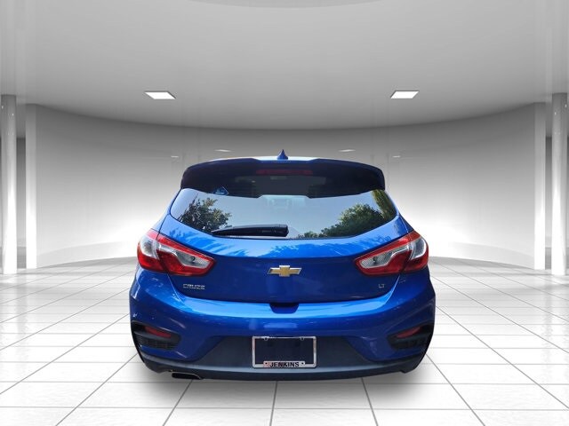 2017 Chevrolet Cruze LT photo 4