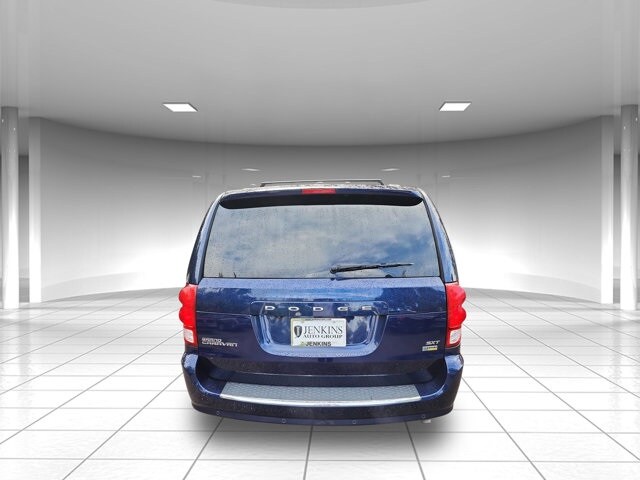 2017 Dodge Grand Caravan SXT photo 3