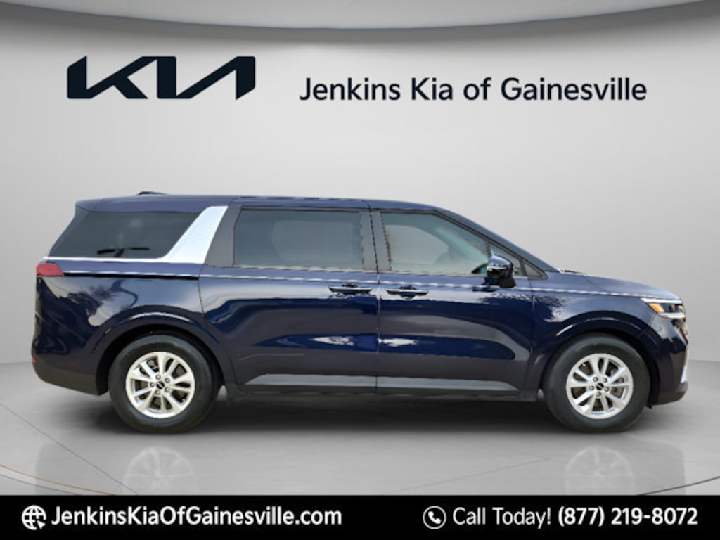 Used 2024 Kia Carnival LX Minivan/Van