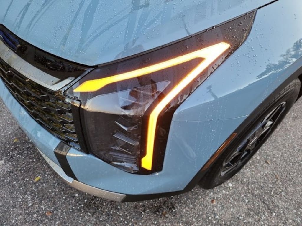 New 2026 Kia Sportage Hybrid S SUV