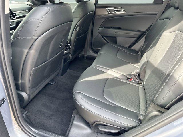 2025 Kia Sportage EX - Photo 13