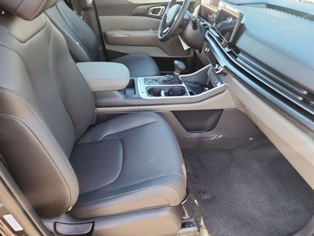 New 2026 Kia Carnival LXS Minivan/Van