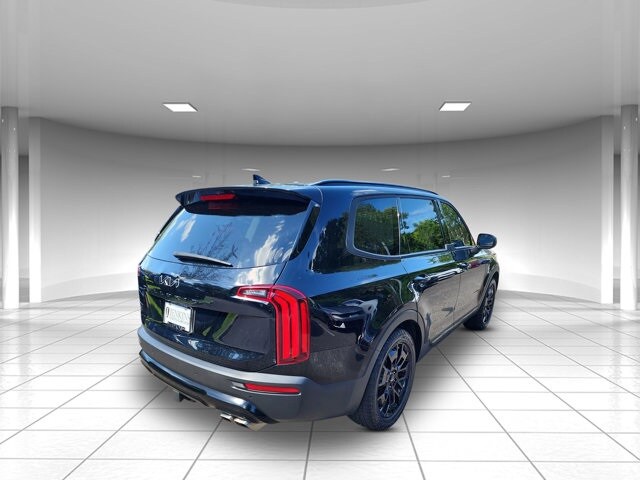 2022 Kia Telluride EX photo 2