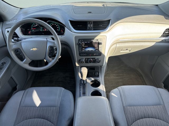 2017 Chevrolet Traverse LS - Photo 9