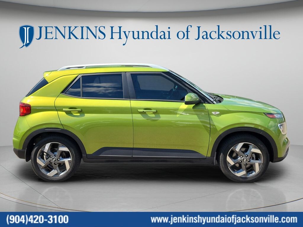 Used 2024 Hyundai Venue SEL SUV