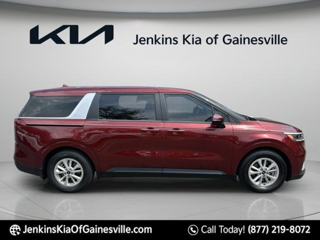 Used 2024 Kia Carnival LX Minivan/Van