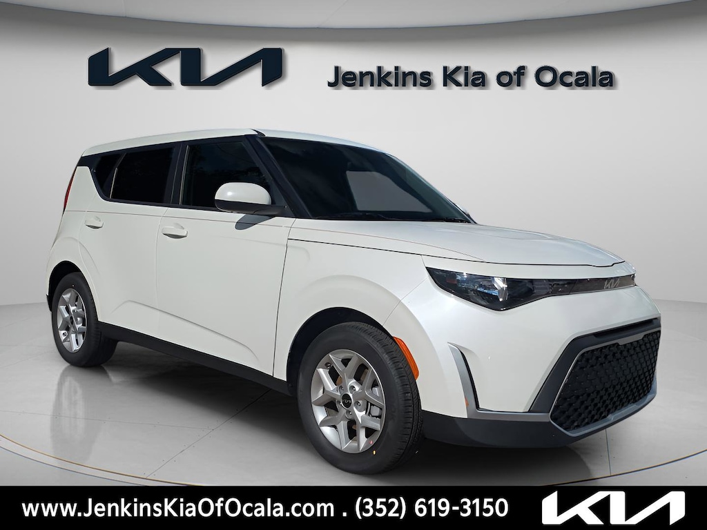 New 2025 Kia Soul LX Hatchback