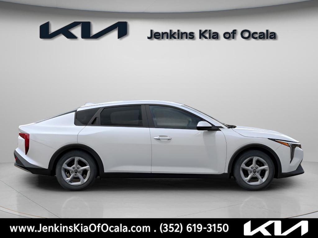 New 2025 Kia K4 LXS Sedan