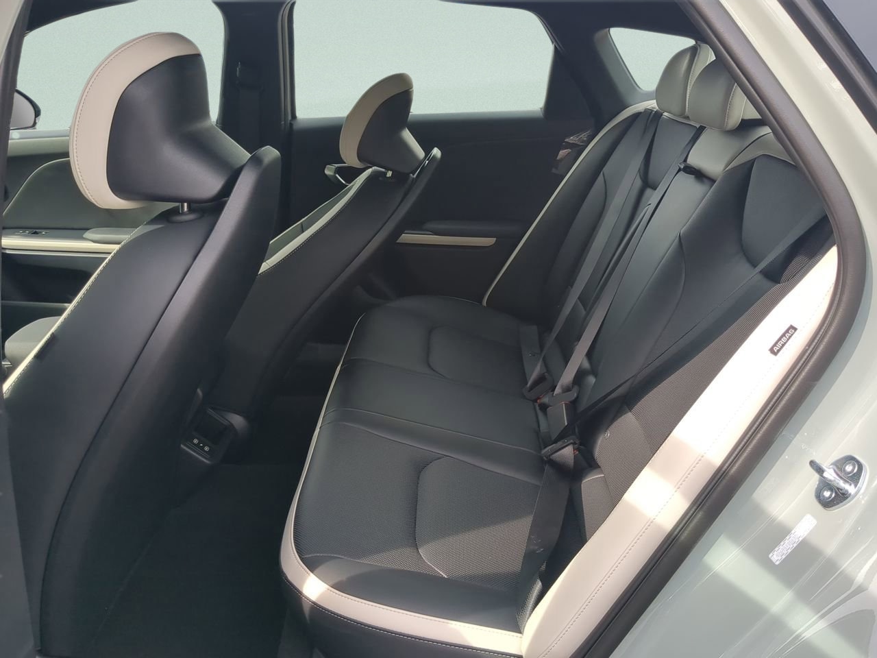 2025 Kia K4 GT-Line - Photo 11