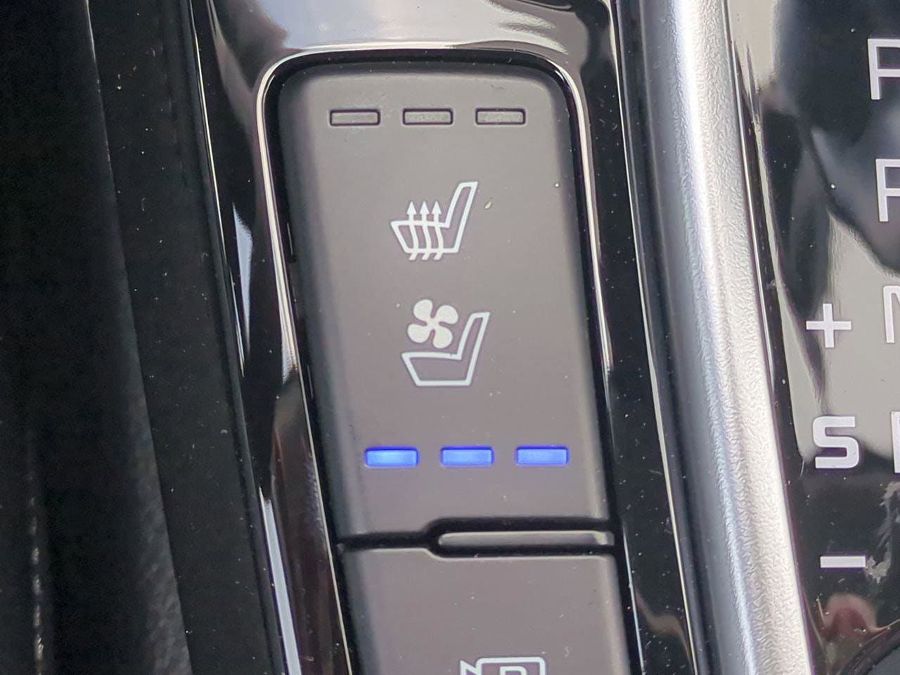 2025 Kia Seltos SX - Photo 31