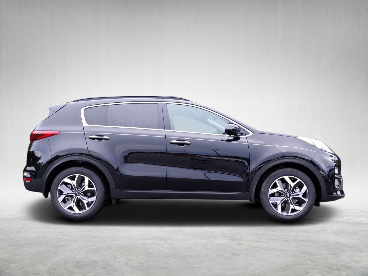 2020 Kia Sportage EX photo 2