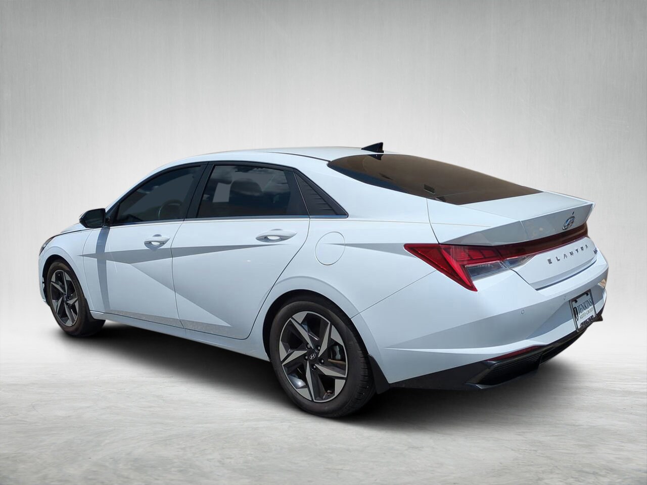 2023 Hyundai Elantra Limited photo 4