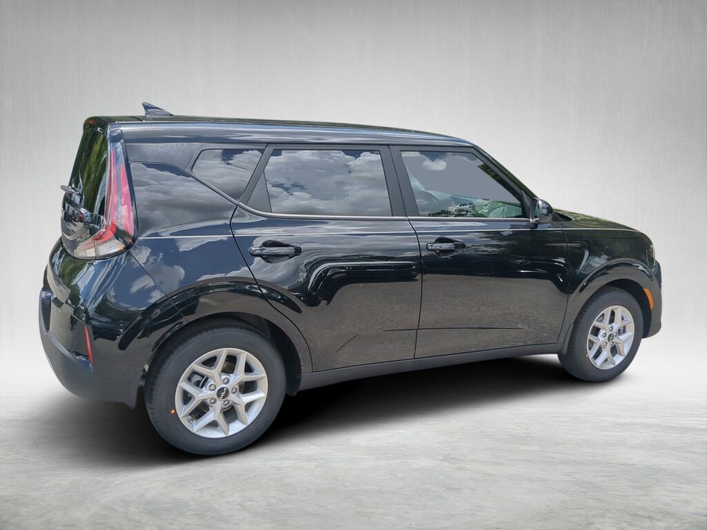 New 2025 Kia Soul LX Hatchback
