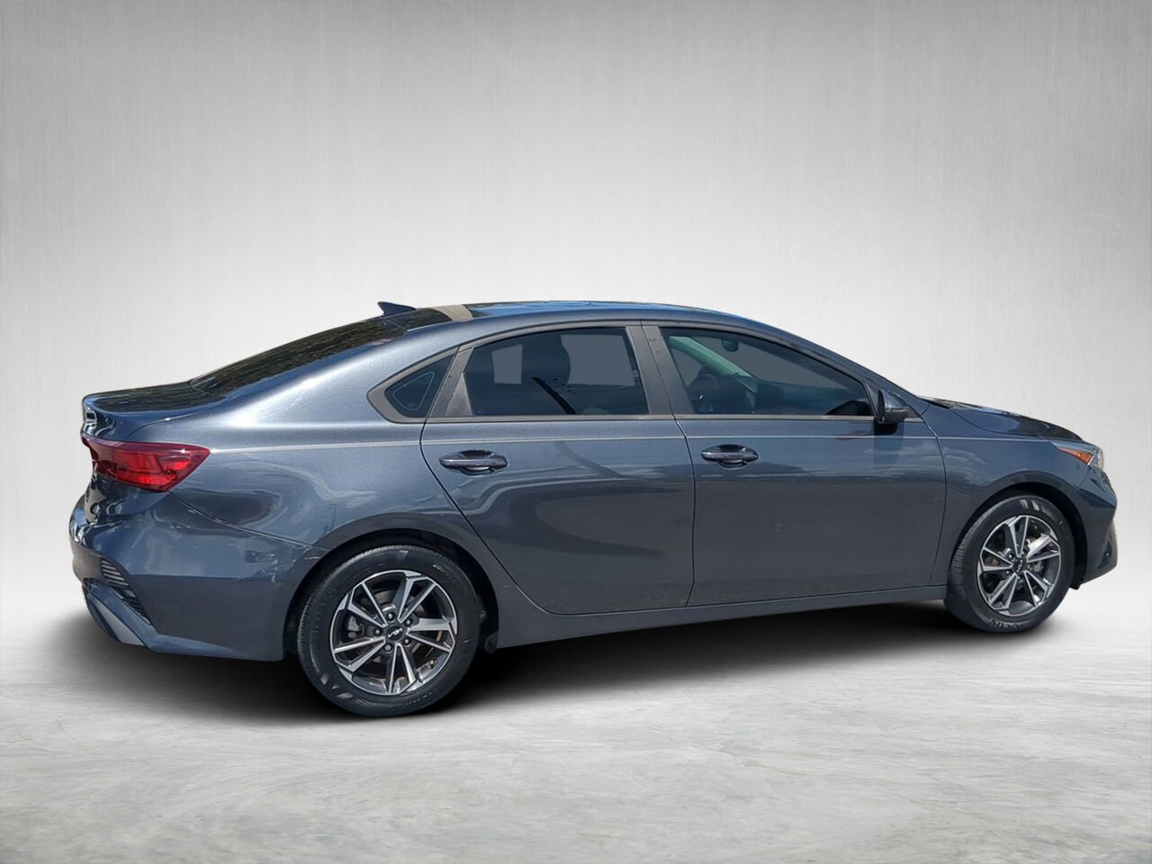 2022 Kia Forte LXS photo 3