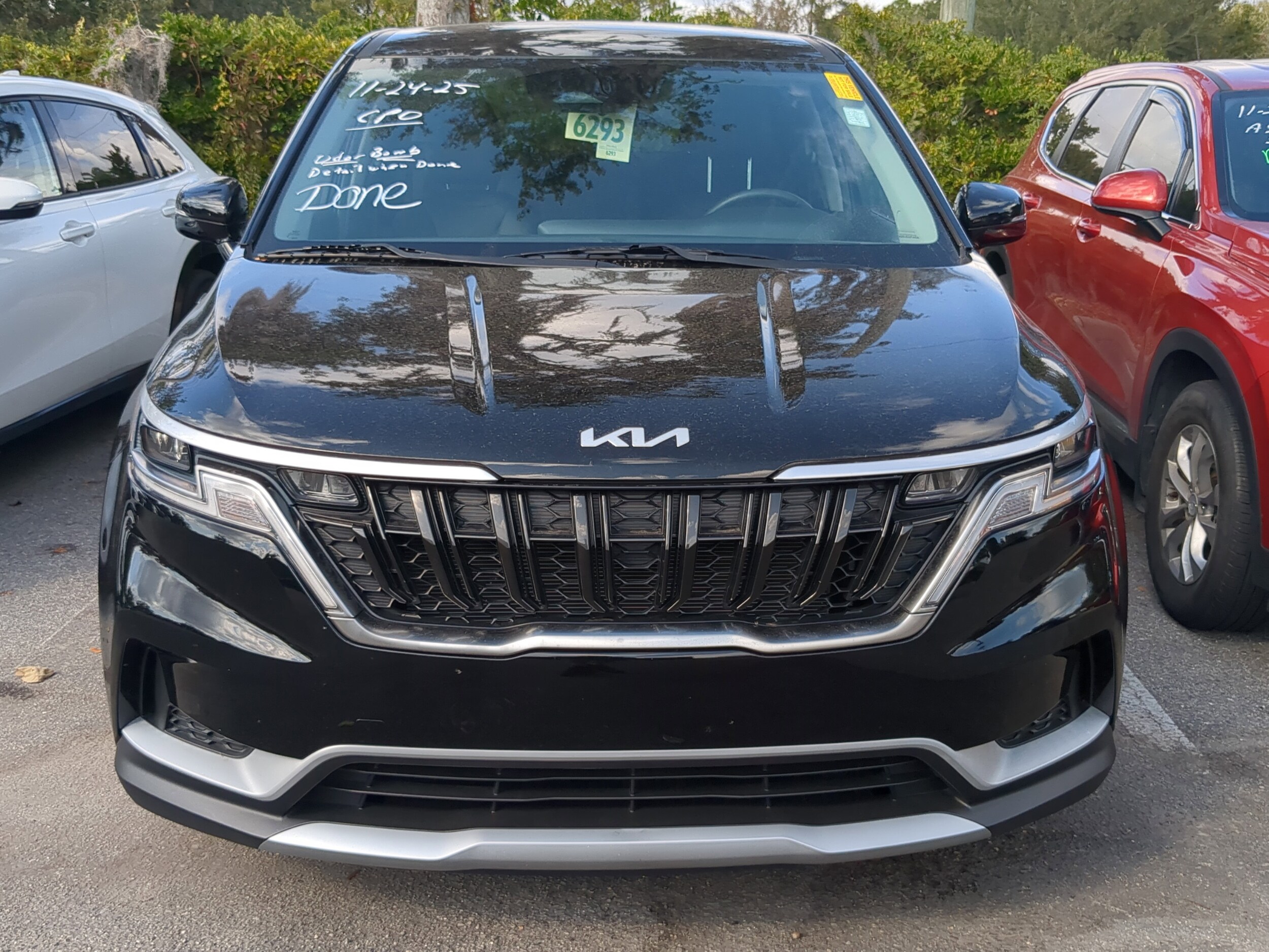 2024 Kia Carnival LX photo 2