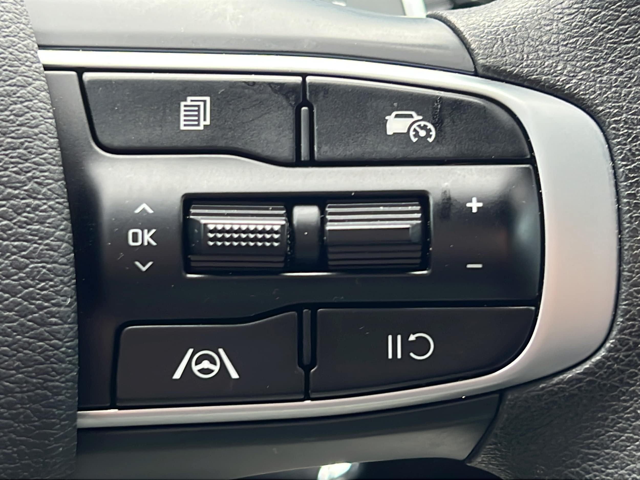 2025 Kia Sportage LX Hybrid - Photo 29
