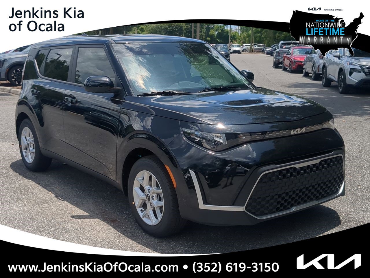 2025 Kia Soul LX's photo