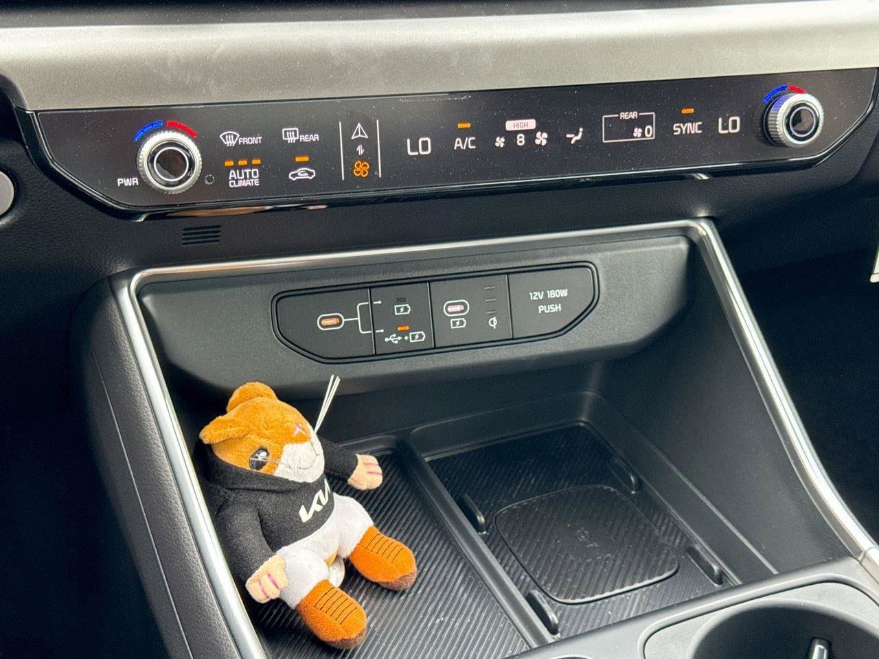 2025 Kia Carnival SX Prestige - Photo 31