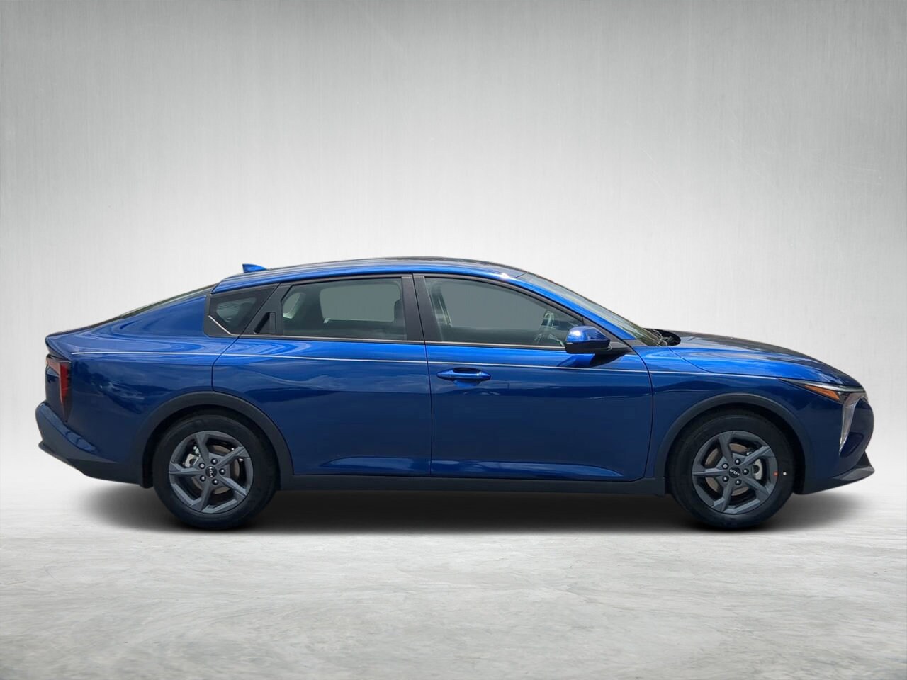 2025 Kia K4 LXS photo 2