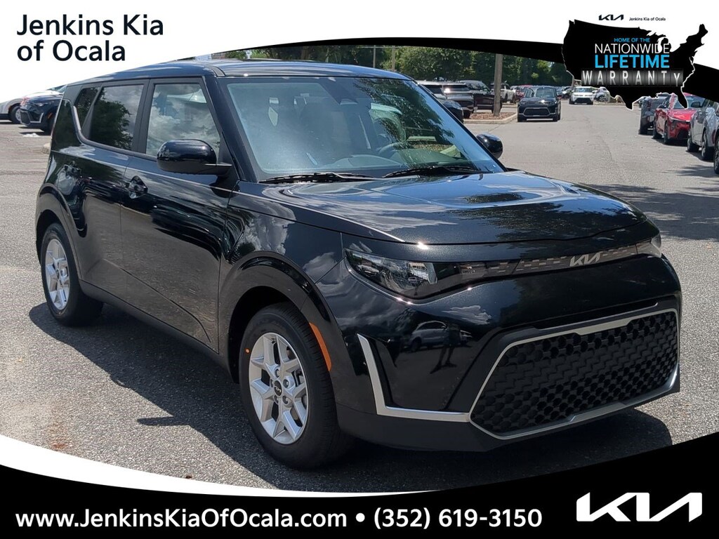 New 2025 Kia Soul LX Hatchback