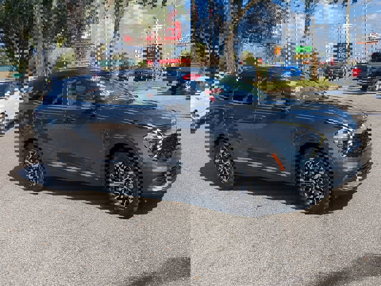 2023 Kia Sportage EX photo 2