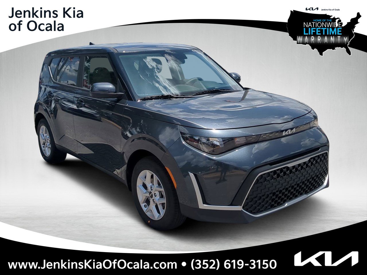 2025 Kia Soul LX's photo
