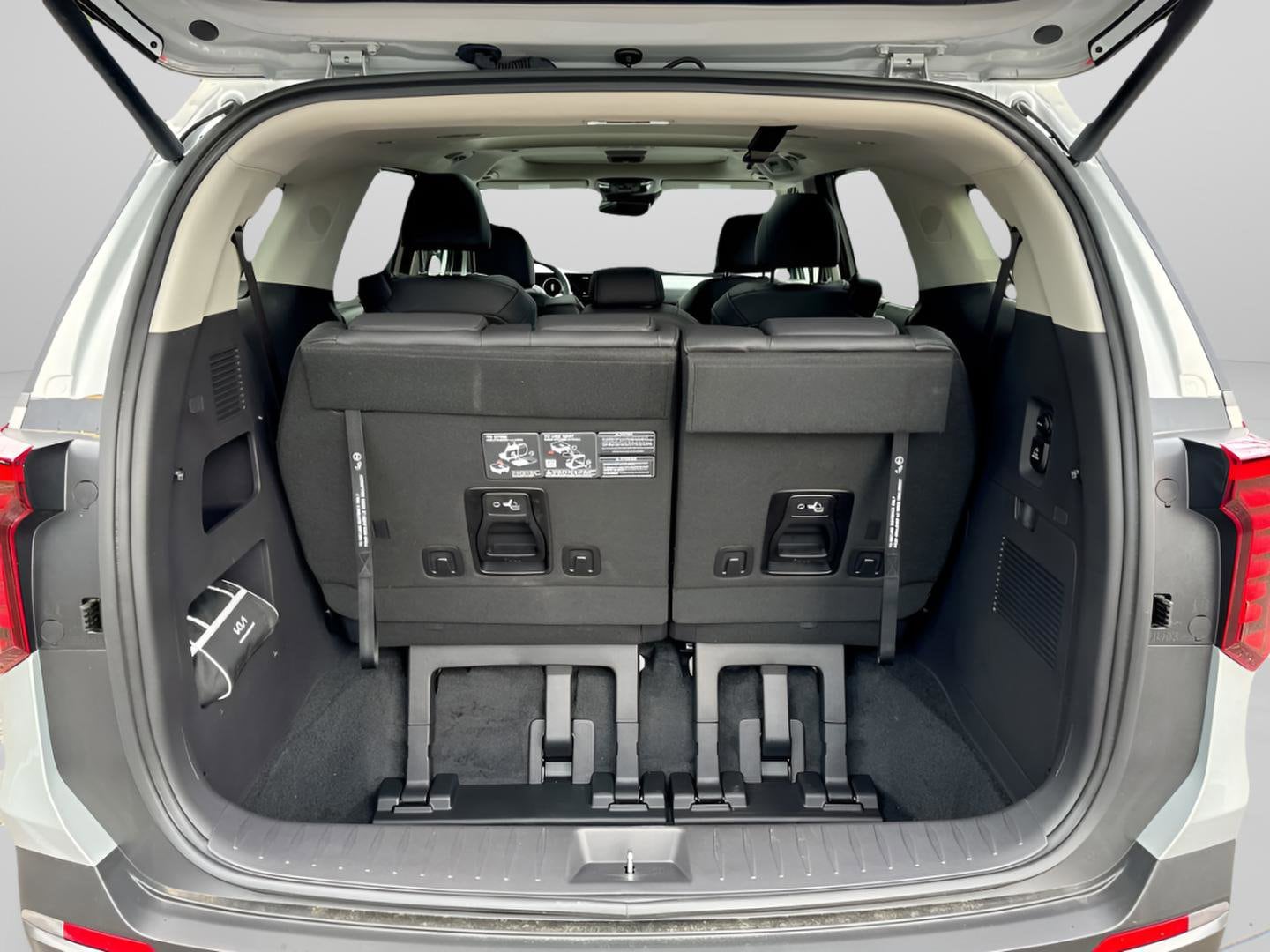 2025 Kia Carnival SX Prestige - Photo 10
