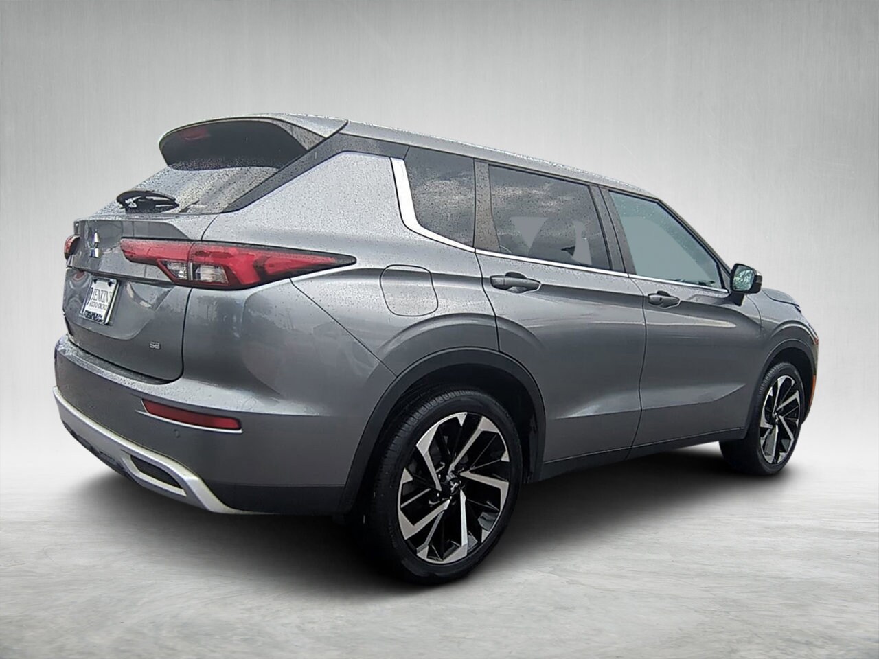 2022 Mitsubishi Outlander SE photo 3