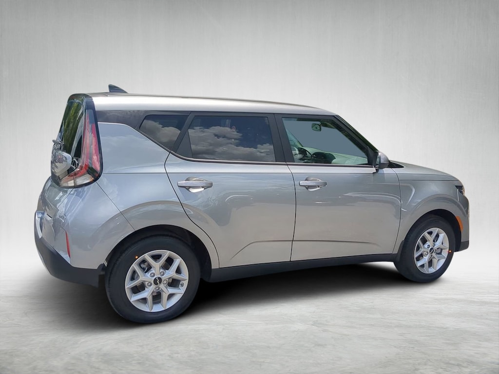 New 2025 Kia Soul LX Hatchback