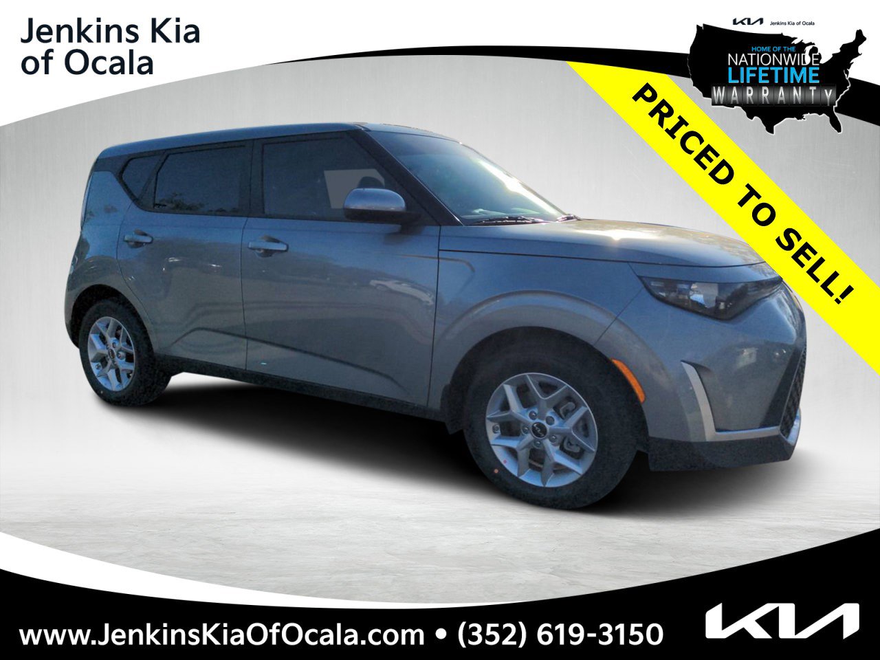 2025 Kia Soul LX's photo