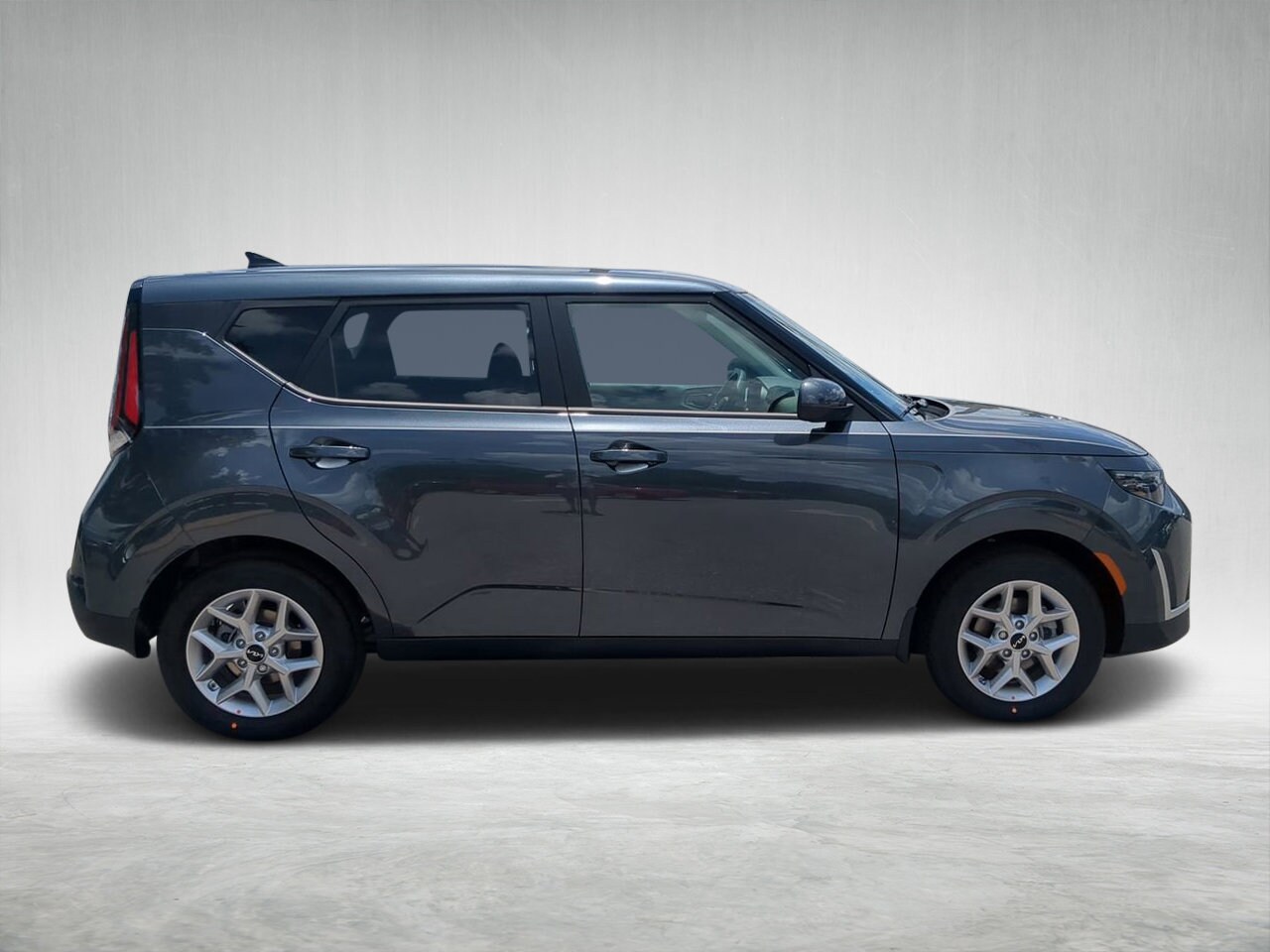 2025 Kia Soul LX photo 2